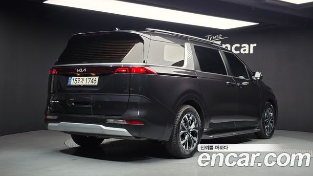 Kia Canival 2022 — photo 2