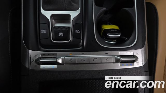 Kia Canival 2022 — photo 17