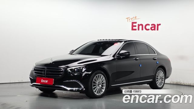 Mercedes-Benz E-Class 2022 — photo 1