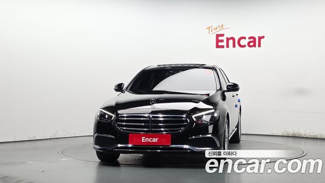 Mercedes-Benz E-Class 2022 — photo 3