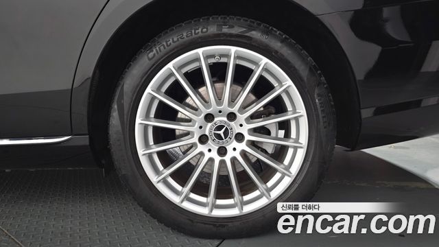 Mercedes-Benz E-Class 2022 — photo 7