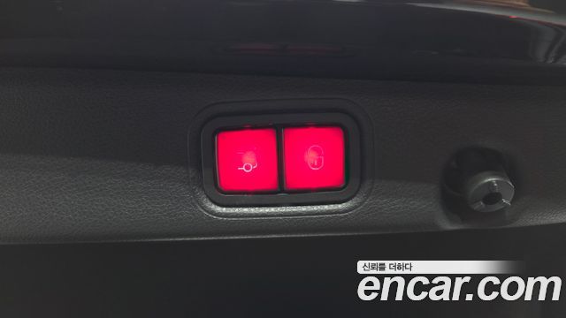 Mercedes-Benz E-Class 2022 — photo 27