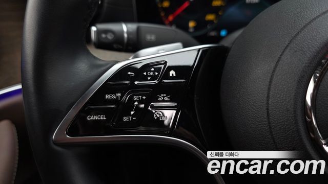 Mercedes-Benz E-Class 2022 — photo 32