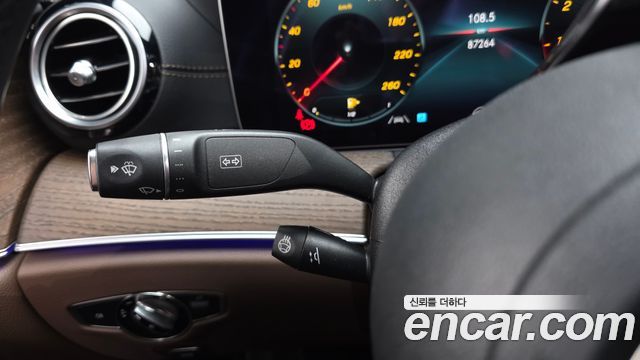Mercedes-Benz E-Class 2022 — photo 33