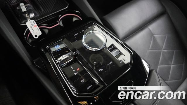 BMW i5 2024 — photo 9