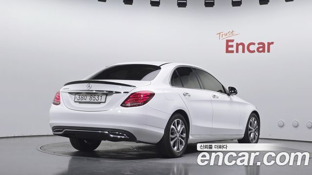 Mercedes-Benz C-Class 2017 — photo 2