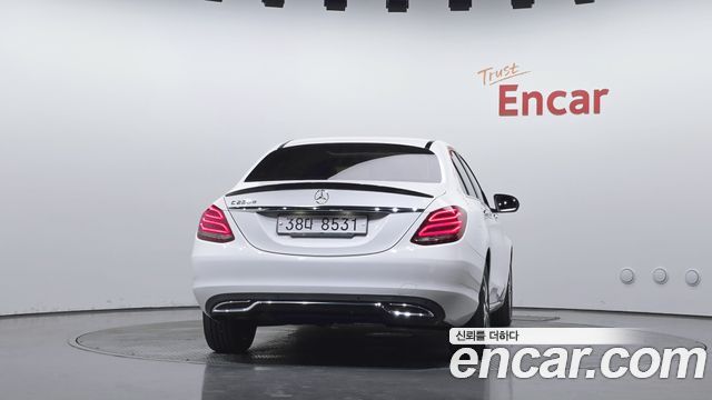 Mercedes-Benz C-Class 2017 — photo 4