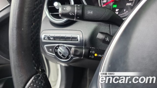 Mercedes-Benz C-Class 2017 — photo 15