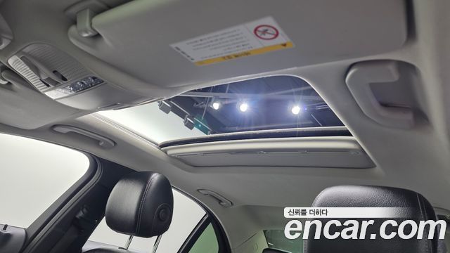 Mercedes-Benz C-Class 2017 — photo 16