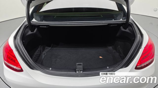 Mercedes-Benz C-Class 2017 — photo 17