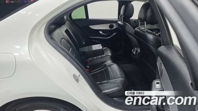 Mercedes-Benz C-Class 2017 — photo 19