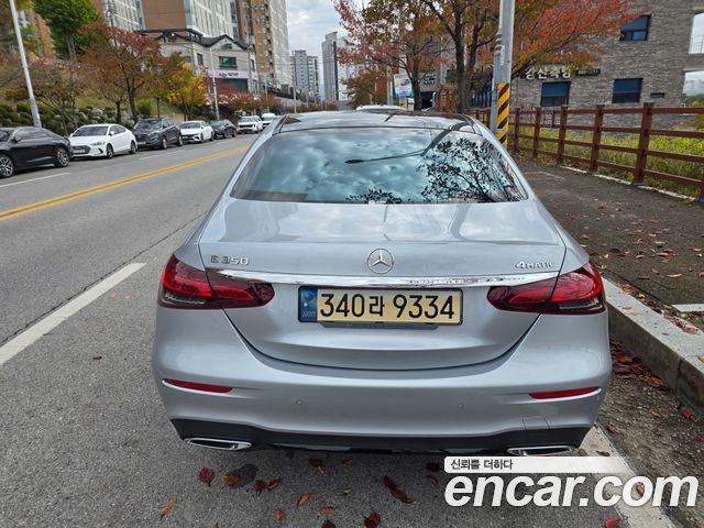 Mercedes-Benz E-Class 2023 — photo 4