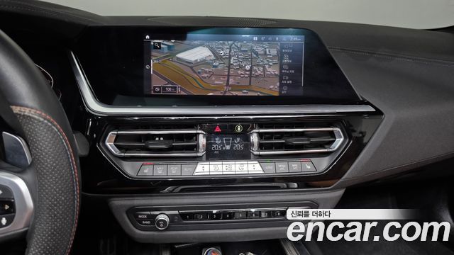 BMW Z4 2019 — photo 18