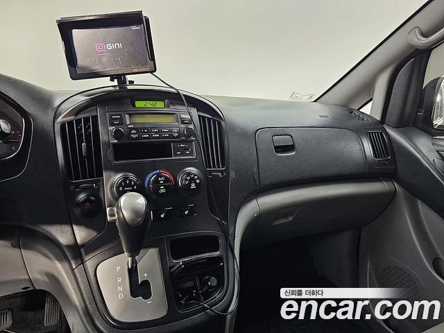 Hyundai Starex 2016 — photo 8
