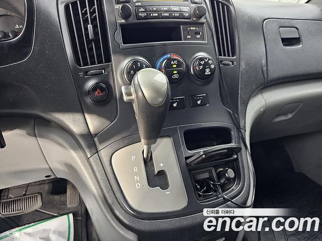 Hyundai Starex 2016 — photo 12