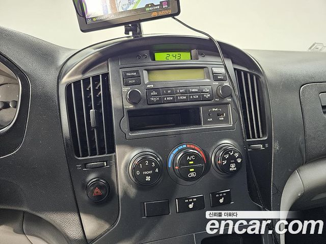 Hyundai Starex 2016 — photo 14
