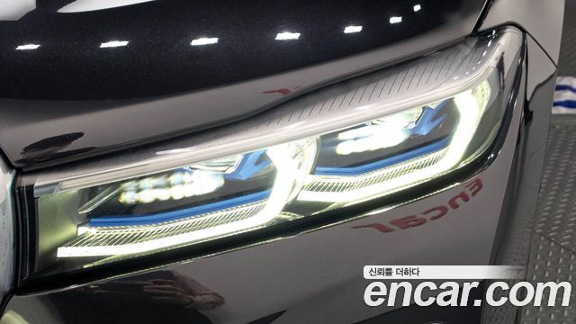 BMW 7-Series 2021 — photo 21