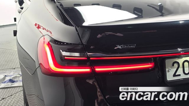 BMW 7-Series 2021 — photo 22