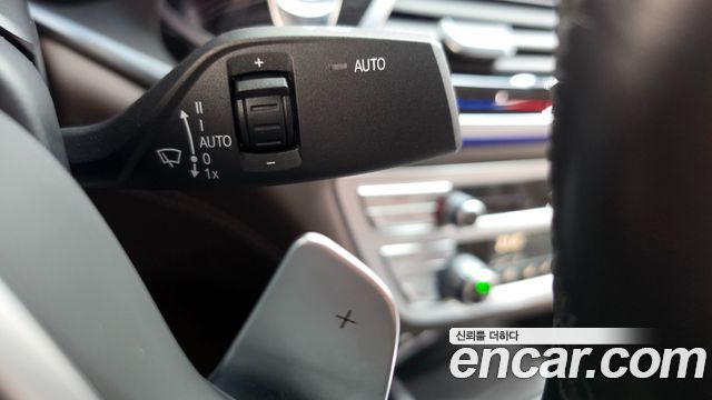 BMW 7-Series 2021 — photo 28