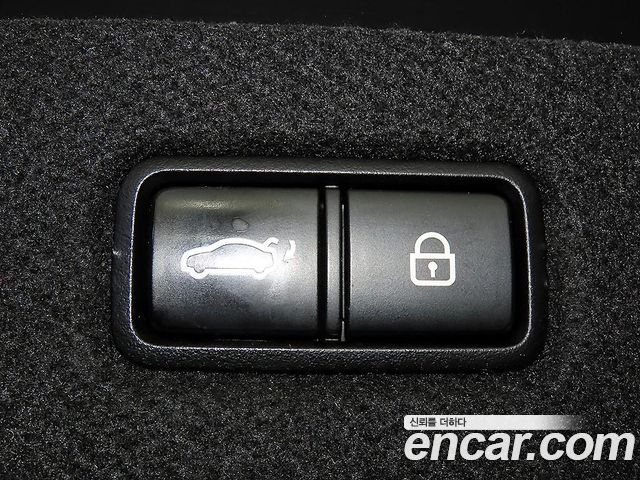Genesis EQ900 2016 — photo 16