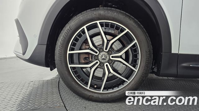 Mercedes-Benz EQB 2022 — photo 5