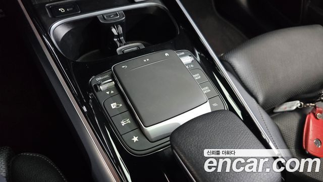 Mercedes-Benz EQB 2022 — photo 12