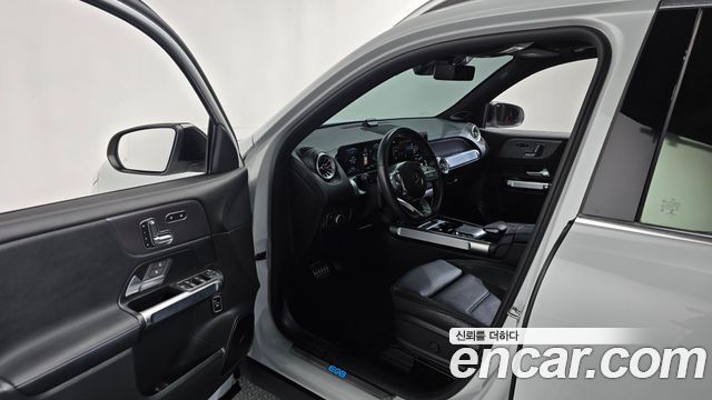 Mercedes-Benz EQB 2022 — photo 13