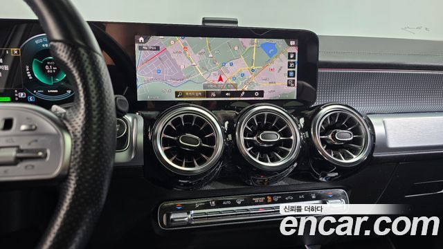 Mercedes-Benz EQB 2022 — photo 19