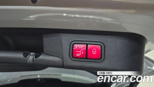 Mercedes-Benz EQB 2022 — photo 23
