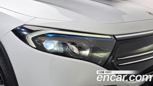 Mercedes-Benz EQB 2022 — photo 8