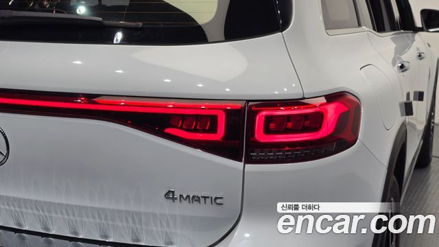 Mercedes-Benz EQB 2022 — photo 9