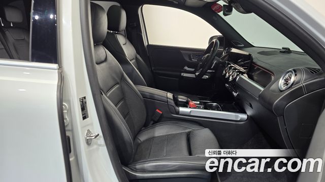 Mercedes-Benz EQB 2022 — photo 16