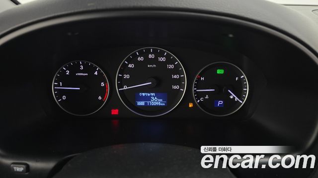 Hyundai Starex 2016 — photo 11