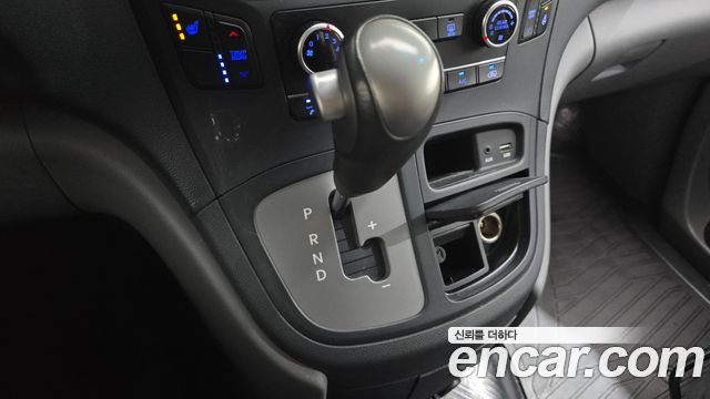 Hyundai Starex 2016 — photo 12