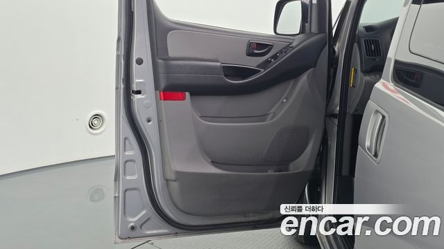 Hyundai Starex 2016 — photo 14