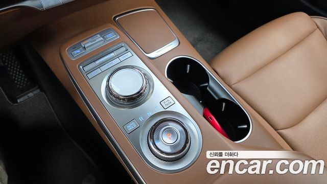 Genesis GV70 2021 — photo 12