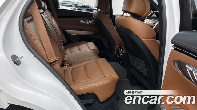 Genesis GV70 2021 — photo 17