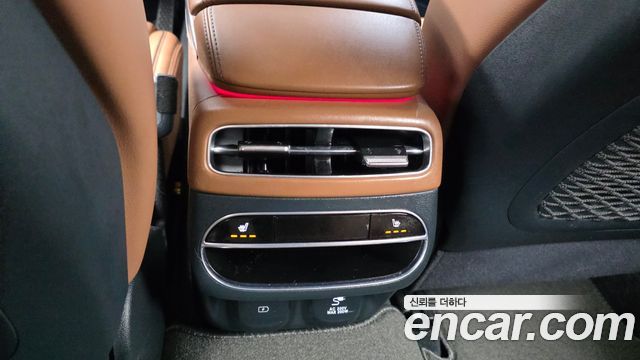 Genesis GV70 2021 — photo 24