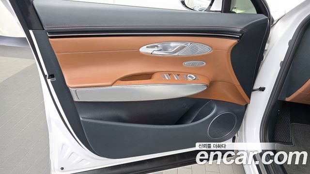 Genesis GV70 2021 — photo 14