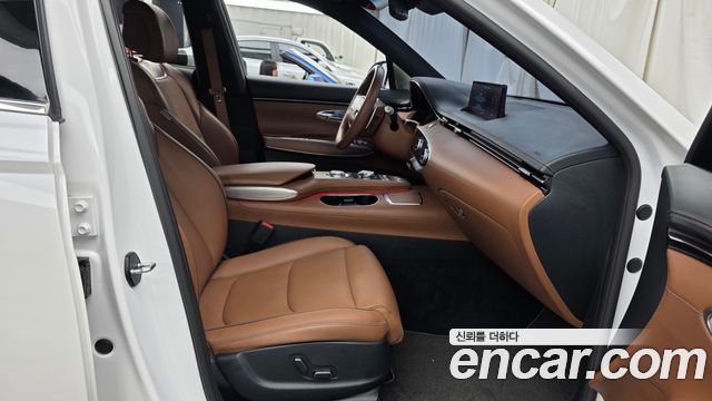 Genesis GV70 2021 — photo 16