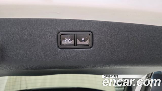 Genesis GV70 2021 — photo 29