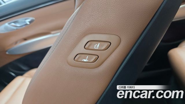 Genesis GV70 2021 — photo 32