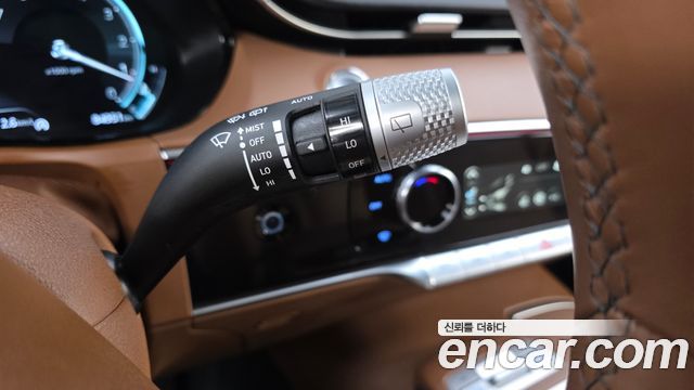 Genesis GV70 2021 — photo 35