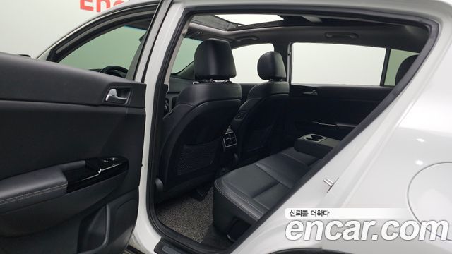 Kia Sportage 2018 — photo 11