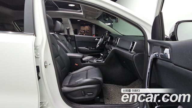 Kia Sportage 2018 — photo 12