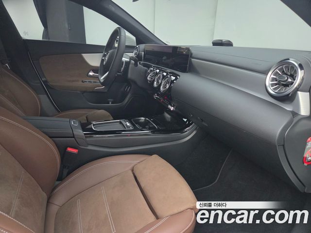 Mercedes-Benz CLA-Class 2026 — photo 11