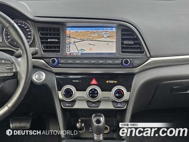 Hyundai AVANTE 2019 — photo 14