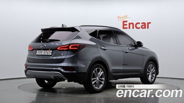 Hyundai Santafe 2017 — photo 2