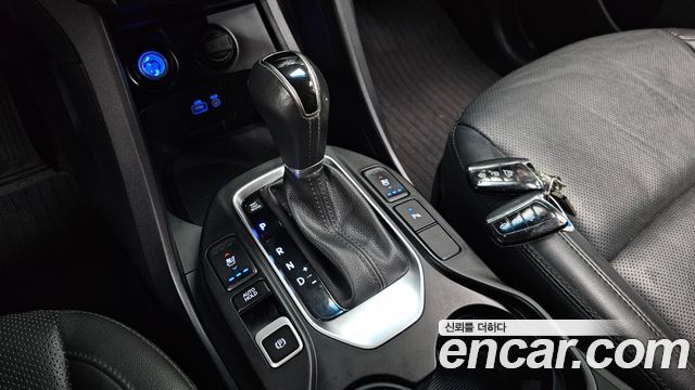 Hyundai Santafe 2017 — photo 12
