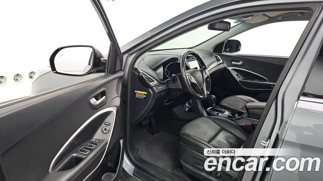 Hyundai Santafe 2017 — photo 13